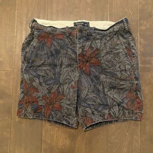 Abercrombie Fitch Chino Shorts Men’s‎ 28 Grey Floral Jungle Tropical Preppy